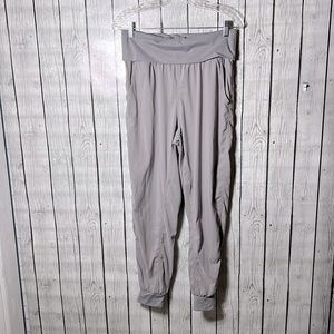 Under armor street sleek harem food over athletic joggers size small